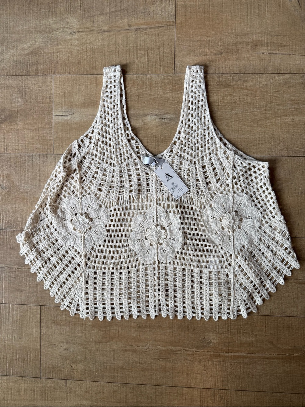 NWT Versailles V Neck Sleeveless Crochet Top One Size Neutral 100% Cotton Boho